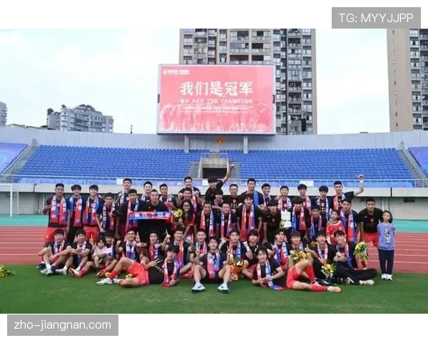 重庆铜梁龙让二追三憾平成都 升班马展现顽强韧性